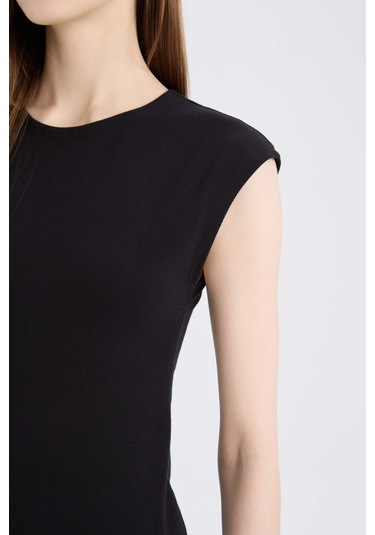 DeFacto Bodycon Vücudu Saran Bisiklet Yaka Ribana Kısa Kollu Midi Elbise D5220AX25SPBK81