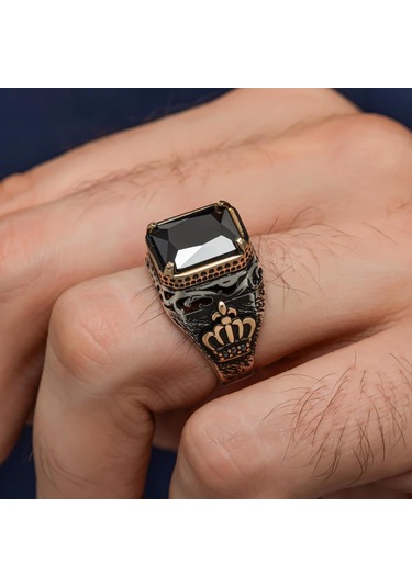 Siyah Taşlı Kral Tacı Motifli 925 Gümüş Yüzük Beyaz