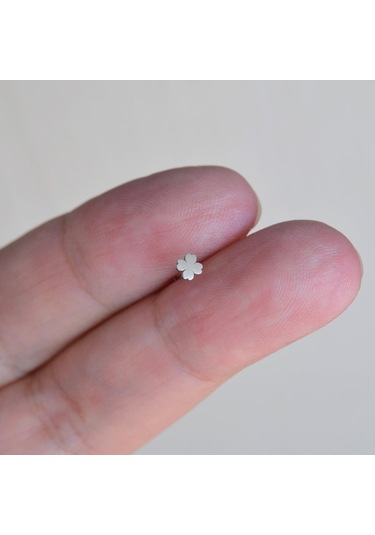 Cerrahi Çelik Silver Renk Çelik Burun Piercing Yonca Model Hızma Gri