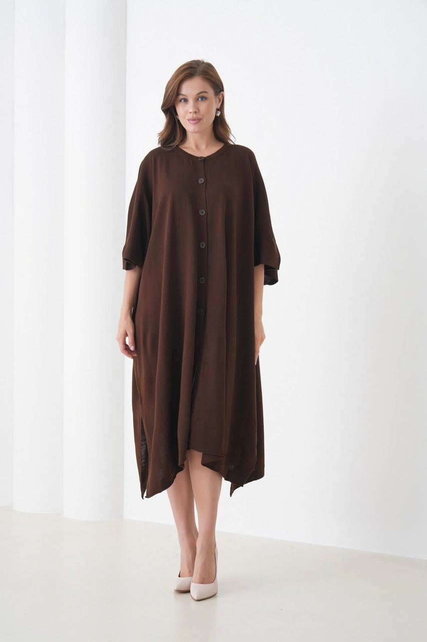 Kadın Tesettüre Uygun Önden Düğmeli Asimetrik Kesim Yarasa Kol Şık Geniş Kalıp Panço Ceket Kahverengi