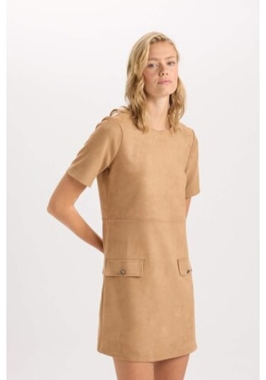 DeFacto Yuvarlak Yaka Skuba Dalgıç Kumaş Kısa Kollu Mini Elbise D8644AX24AUBN116 Kahve