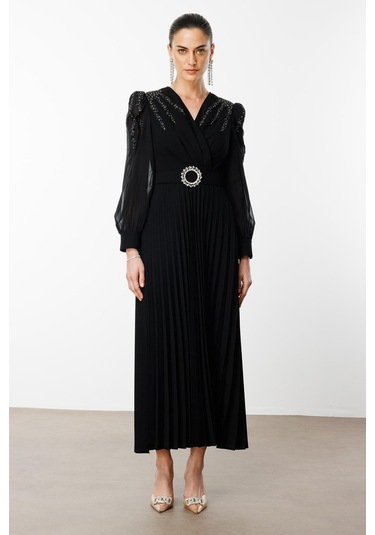 Moda İlgi Kadın Kolları Ve Omuzları Taşlı Beli Kemerli Piliseli Uzun Elbise 6645 Siyah Siyah