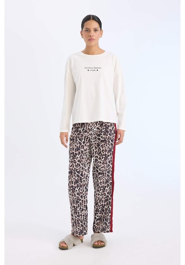 DeFacto Pijama Takımı Regular Fit Uzun Kollu Baskılı Üst Leopar Desenli Uzun Alt-Fall in Love E2352AX24WNBK81 DeFacto Pijama Takımı Regular Fit Uzun Kollu Baskılı Üst Leopar Desenli Uzun Alt-Fall in Love E2352AX24WNBK81