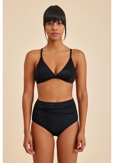 Bali Siyah Dolgusuz Toparlayıcı Bikini Takım Siyah Bali Siyah Dolgusuz Toparlayıcı Bikini Takım Siyah