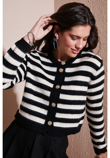 Lela Çizgili Oversize Fit Bisiklet Yaka Düğmeli Crop Triko Bayan Hırka 4615567 Siyah