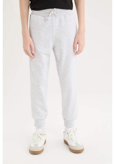 DeFacto Erkek Çocuk 2'li Takım Kısa Kollu Baskılı Tişört Beli Lastikli Eşofman Altı D9820A825SPBK81