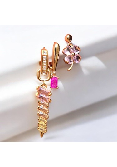 Pembe Taş Çiçek Detay Üçlü Çelik Küpe Altın