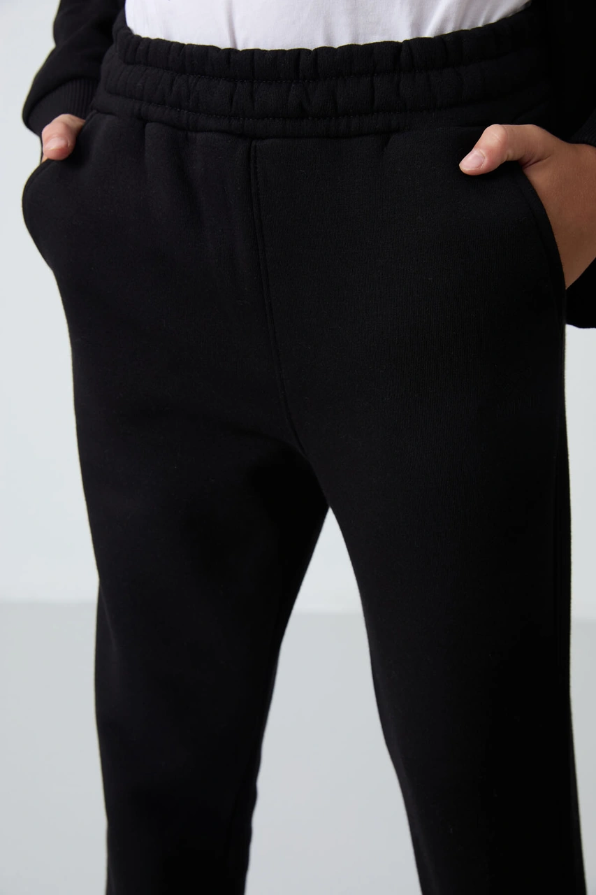 Siyah Pamuklu Kalın İçi Tüylü Yumuşak Dokulu Standart Fit Nakışlı Erkek Çocuk Eşofman Takım - 11256 Siyah