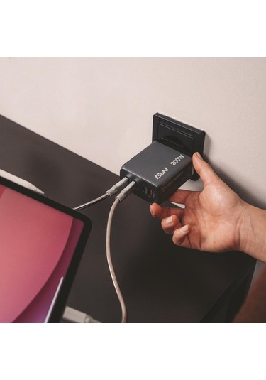 Verbatım GNC-200 32204 - V 200 W Gan Şarj Cihazı