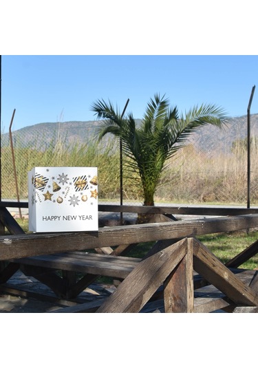 Demonte Beyaz Yılbaşı Kutusu 15x15x10cm 5'li