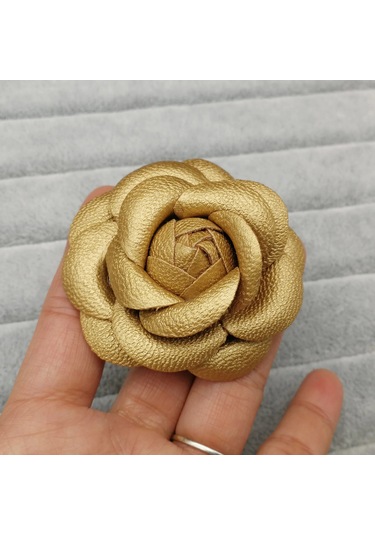 Lüks Siyah Beyaz Kumaş Kamelya Çiçek Broşu Kadın Büyük Gül Gold- Pu 6cm Altın Çok Renkli
