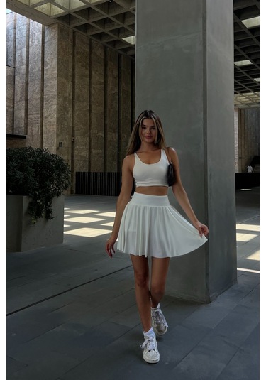 Beyaz Yüksek Bel Cepli Toparlayıcı Şort Etek Beyaz