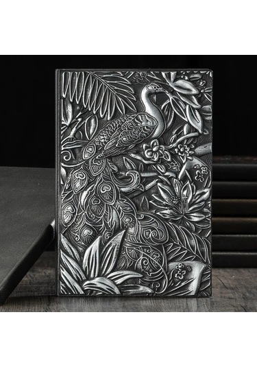 3D GÜMÜŞ TAVUS KUŞU KABARTMALI HEDİYELİK DERİ DEFTER