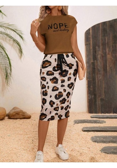 Kadın Kısa Kollu Bisiklet Yaka Viskon Bluz Desenli Dalgıç Etek Ikili Takım Kahve