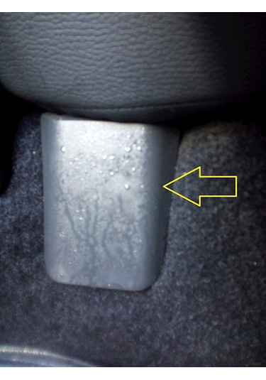 Opel Corsa D MK3 06-14 Arka Koltuk Vida Kapağı 13240696