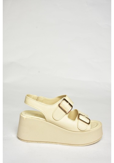 Fox Shoes U946418509 Bej Dolgu Topuklu Kadın Ayakkabı Bej-suni Deri
