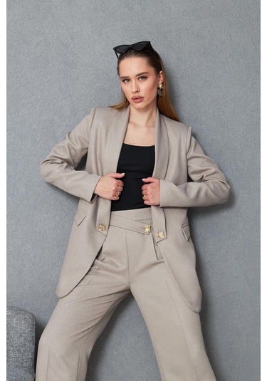 Kare Düğmeli Yünefekt Takım Bej Bej