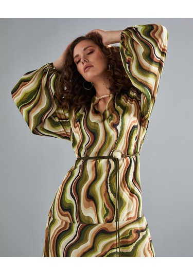 Renkli Desenli Kadın Elbise - Beli Şerit Detaylı - Uzun Kollu - Modern Ve Şık Tasarım - Günlük Ve Özel Gün İçin Elbise Yeşil