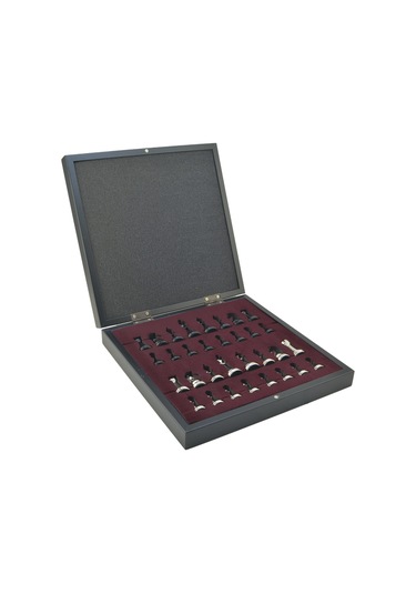 Gifthome Orta Boy Premium Black Metal Klasik Satranç Takımı Ve Mermer Desenli Sandıklı Mdf Tahtası 30x30x6 Cm.