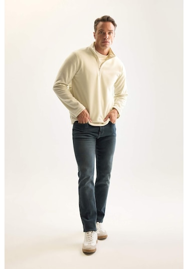 DeFacto Ekru Tüylenme Yapmayan Soğuk Geçirmez Regular Fit Dik Yaka Fermuarlı Polar Sweatshirt Y3996AZNSER117