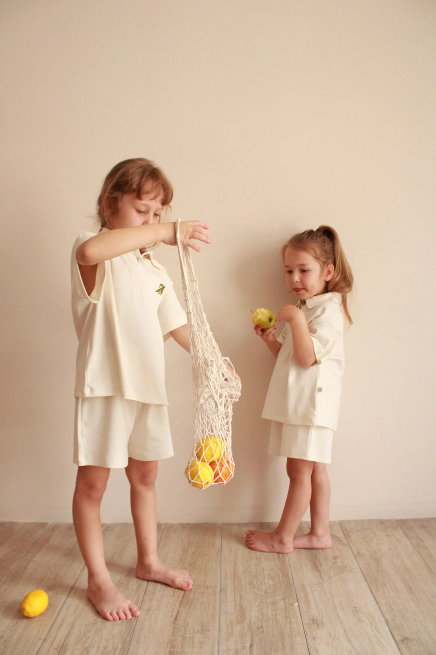 Zeytin Nakışlı Polo Yaka Şortlu Takım Ekru