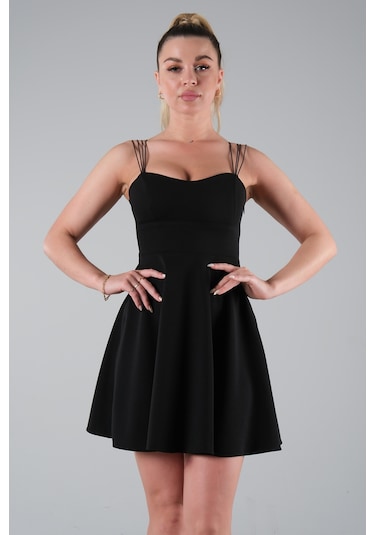 Siyah İnce Askılı Sırt Dekolteli V Yaka Kloş Abiye Elbise & Mezuniyet Elbisesi 0104026.01 Siyah