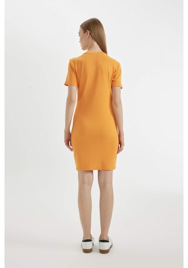 DeFacto Coool Bodycon Vücudu Saran Bisiklet Yaka Fitilli Kaşkorse Kısa Kollu Mini Elbise - C1503AX24SPYL157 DeFacto Coool Bodycon Vücudu Saran Bisiklet Yaka Fitilli Kaşkorse Kısa Kollu Mini Elbise - C1503AX24SPYL157