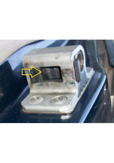 Mecerdes W123 W126 Kapı Kilit Plastik Takozu, Sert Plastiktir