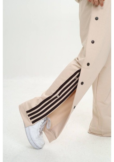 Unisex Çocuk 2 İplik Çıtçıtlı Alt&üst Eşofman Takımı %100 Pamuk Rahat Kalıp-299-eşt-0006 Bej Unisex Çocuk 2 İplik Çıtçıtlı Alt&üst Eşofman Takımı %100 Pamuk Rahat Kalıp-299-eşt-0006 Bej