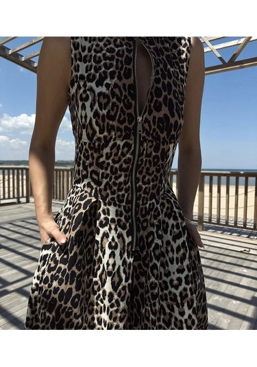 Leopar Desenli Fermuarlı Cepli Pileli Kadın Midi Elbise- Leopar Siyah