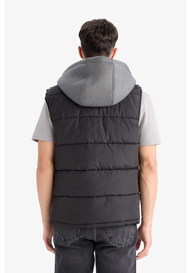 Defacto Slim Fit Dar Kesim Kapüşonlu Fermuarlı Şişme Yelek C5025ax25wnbk27 Siyah