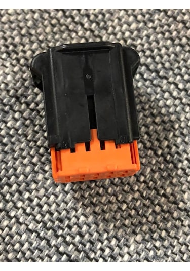 0988161011 Dikdörtgen Bağlantı Konnektör 1 Adet