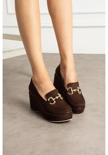 Zenne Shoes Dolgu Topuklu Tokalı Kadın Ayakkabı Kahverengi