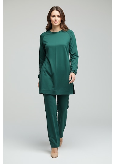 Kadın Tunik Önü Dikişli Altı Bantlı Pantolonun Beli Lastikli Önü Dikişli İkili Takım Zümrüt