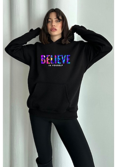 Kadın Siyah Renkli Believe Baskılı Oversize Kapüşonlu Sweatshirt Siyah