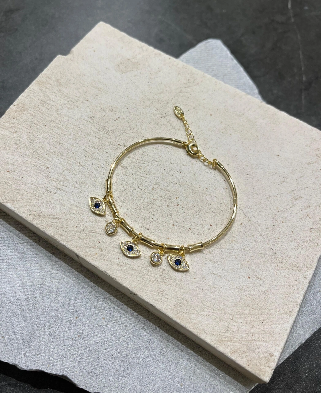 Göz Charmlı Kelepçe Çok Renkli