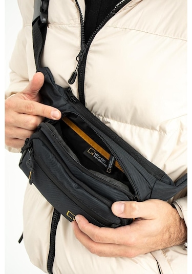 Dört Bölmeli Suya Dayanıklı Polyester Kumaş Ayarlanabilir Askılı Bel-göğüs Çantası Siyah