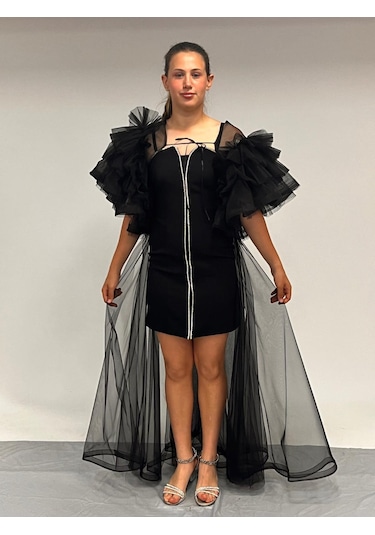 Kız Çocuk Abiye Siyah Krep Kumaş Askılı Taş Şerit İşlemeli Kolları Farbalı Çıkabilen Pelerin Detaylı İllüzyon Yaka Abiye Elbise 10-15 Yaş Siyah Kız Çocuk Abiye Siyah Krep Kumaş Askılı Taş Şerit İşlemeli Kolları Farbalı Çıkabilen Pelerin Detaylı İllüzyon Yaka Abiye Elbise 10-15 Yaş Siyah