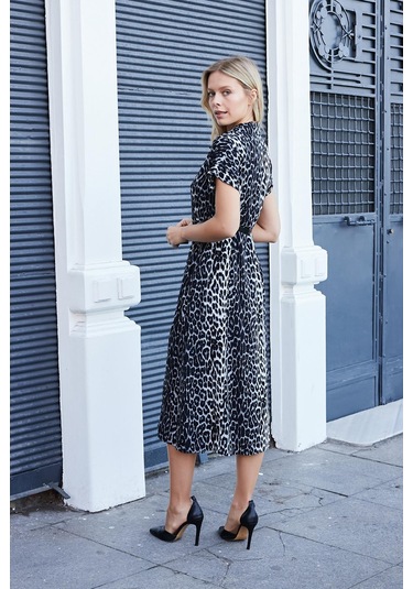 Kadın Desenli Yakalı Düşük Omuzlu Duble Kol Kemerli Midi Boy Elbise Deri Kemer Dahil -antrasit Leopar Antrasit Leopar