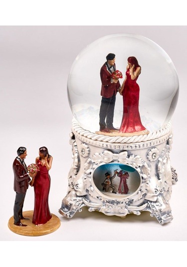 Kar Küresi Büyük 120 Mm . El Boyaması,müzikli Ve Kendinden Üflemeli, Kırmızılı Kadına Bir Buket