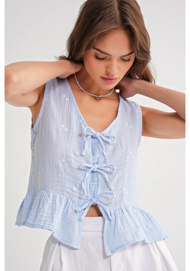 4724 Kadın Çicek Desenli Bağlamalı Müslin Bluz Bebe Mavi Bebe Mavi