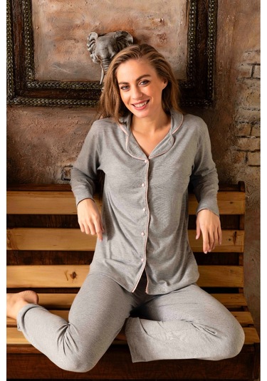 Gri Renk Uzun Kol Önden Düğmeli Pijama Takımı Gri