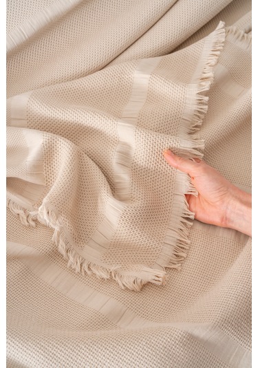 Amara Cappuccino Nakışlı Çift Kişilik %100 Pamuklu Nevresimli Pike Seti - 7 Parça Çeyiz Seti Cappuccino