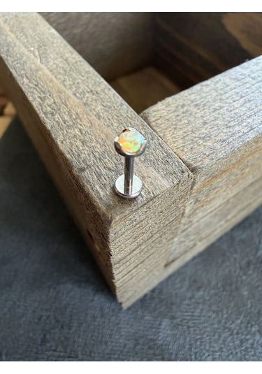 Gerçek G23 Titanium Sarı Opal Taşlı Titanyum Labret Piercincng 7 Mm