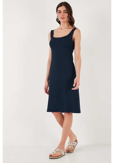 Lela Streç Slim Fit Kare Yaka Kalın Askılı Midi Boy Bayan Elbise 5866102 Lacivert