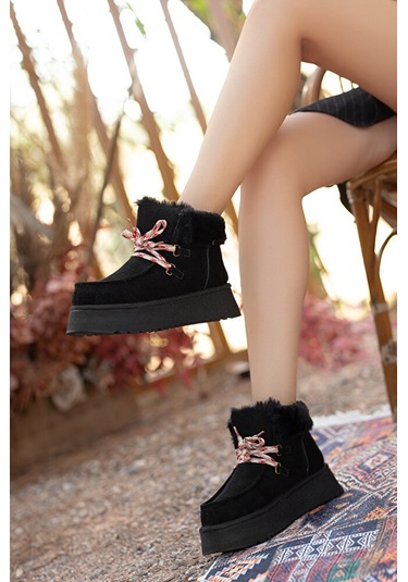 Bağcıklı Kalın Tabanlı Katlanır Yaka Kürklü Kadın Bot Siyah