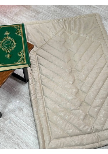 Nakış İşlemeli Kadife Seccade Krem