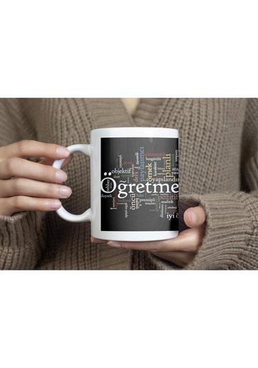 Öğretmen Temalı Kupa Bardak Öğretmen Özellikleri Yazılı Siyah Zeminli Hediye Kupa Beyaz