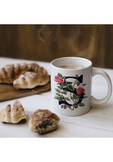 S Baş Harf Kırmızı Güller İle Sarılı Bardak 330 Ml Kişiye Özel Çiçekli Hediye Beyaz