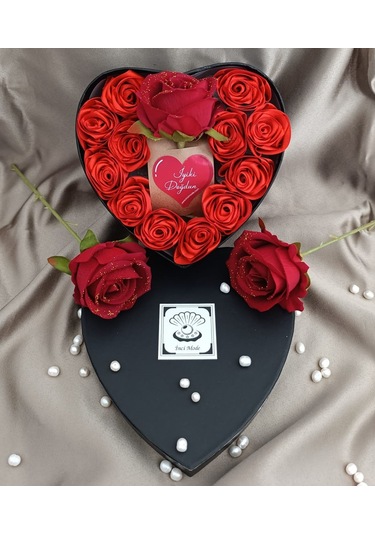 İnci Mode İyiki Doğdun 12+1 Çiçekli Kalpli Kutu Hediyelik Çiçek Kutusu Siyah